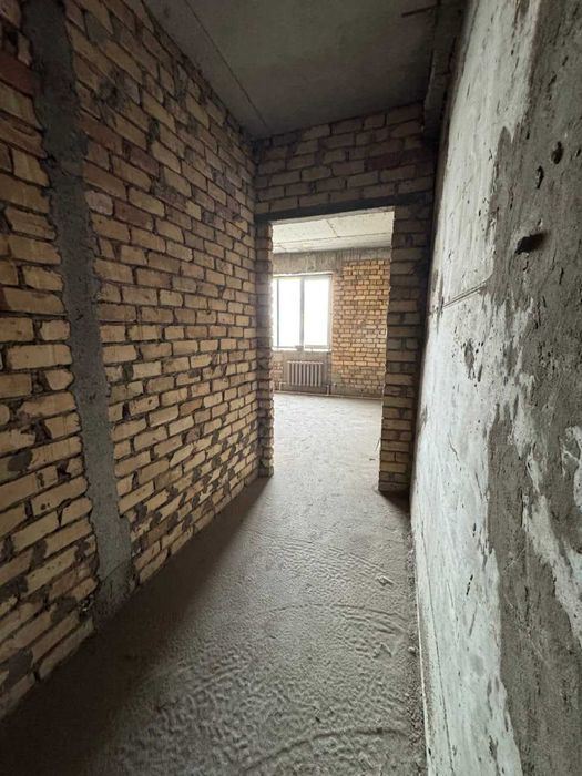 4-5 ком/ Габус/ Яккасарай/ глинка/ 170 м2/ вид во двор/срочно/ коробка