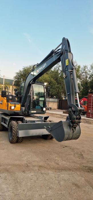 Колёсный экскаватор XINYUAN C85H