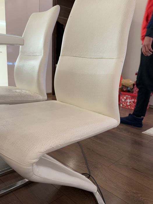 Трапезарен стол от изкуствена кожа