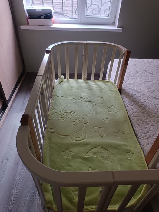 Продам!Многофункциональная кроватка.