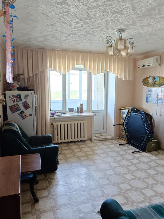 Продам 3 х комн . 4 -37 ,6 этаж.