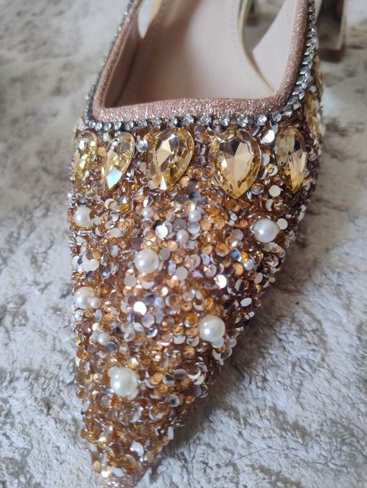 Эксклюзивные туфли ручной работы.