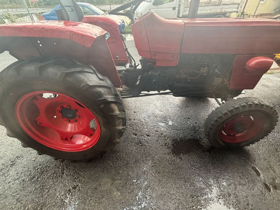 Tractor universal 445