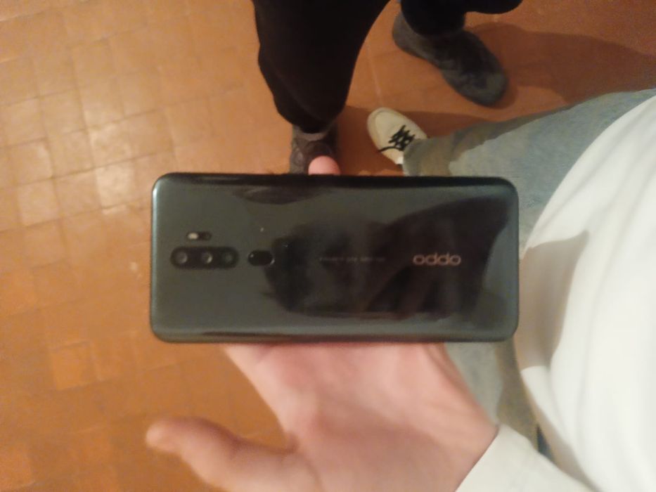 Продам телефон...