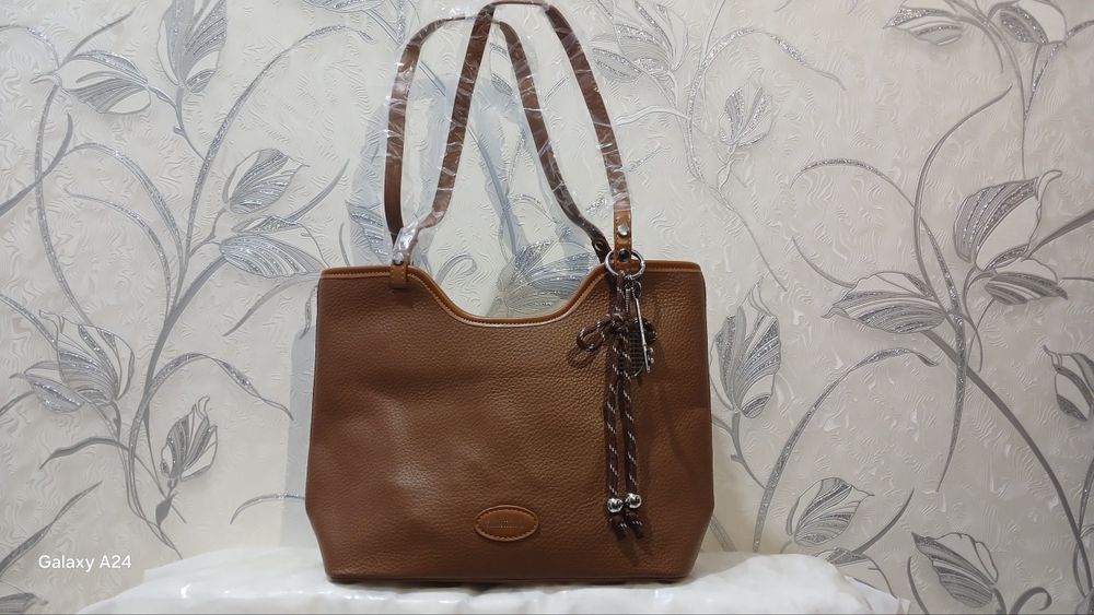 Хитой оргинал, сифати ало, достафка туманингиз почта булимигача текин.