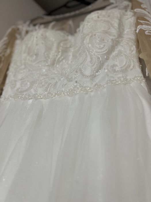 Продаю белое платье (состояние ОТЛИЧНОЕ)