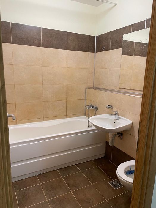 Inchiriez ap. 2 camere si living