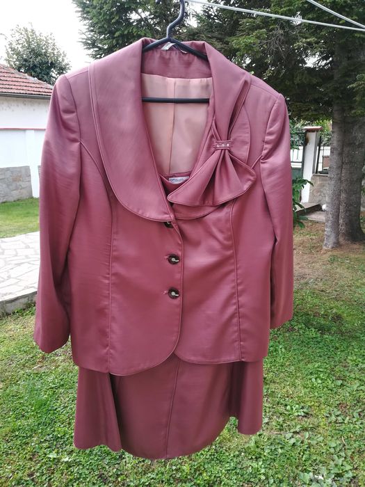 Официален дамски костюм в цвят "пепел от рози"