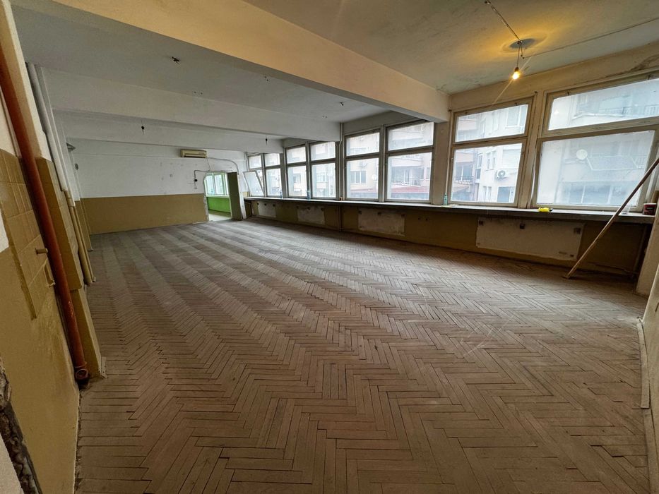 Дава се под наем Офис в Велико Търново, Център - 164 кв.м за 510 € - Снимка #2