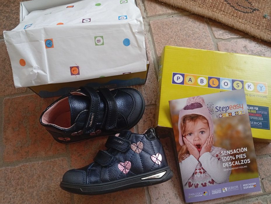 Детски обувки испански нови