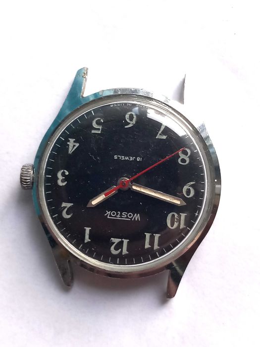 Ceas WOSTOK  Tip Militar, cadran Negru ,, 18 rubine