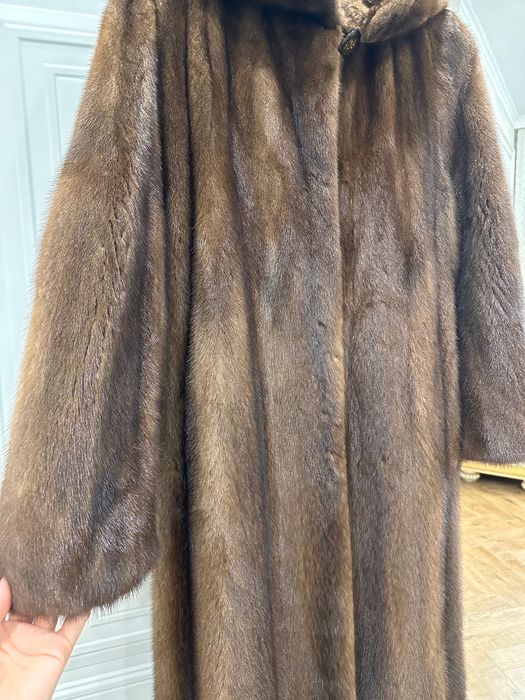 Продам норковую шубу