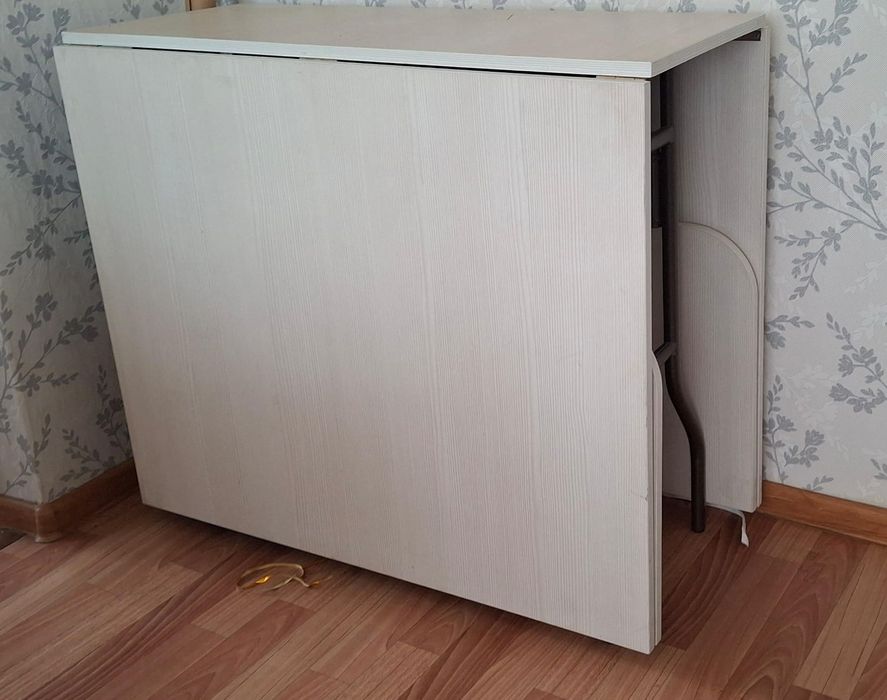 Продаю стол книжка 3 метра