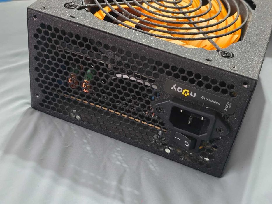 Sursa PC nJoy Titan Series 600W, Eficienta 80 PLUS Bronze, 2x PCI-E 6+2 Pini, 120mm