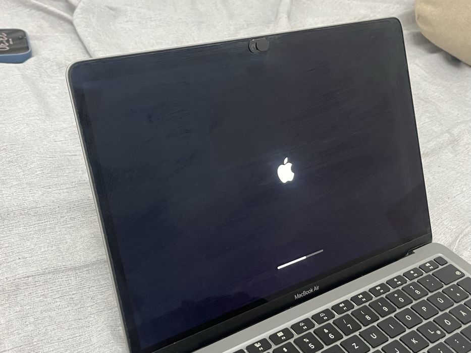 Macbook Air 13 2020 A2179 (на части)
