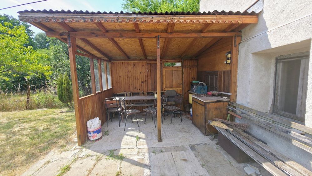 Продава се къща в село Вискяр, община Перник