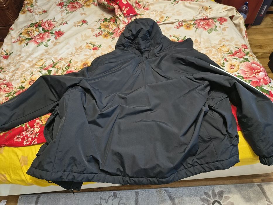 Geaca Adidas puțin purtata