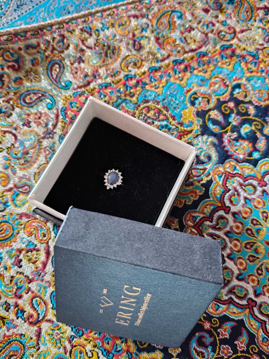 Inel logodnă aur alb 14K cu safir natural și diamante–nou,cu garanție