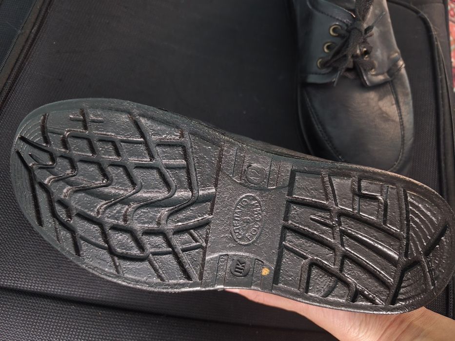 Продам мужскую обувь 42 размер