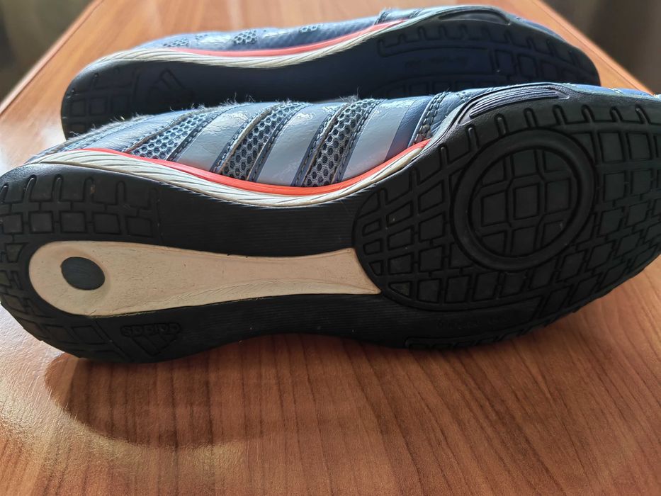 Vand ADIDAS pentru sport