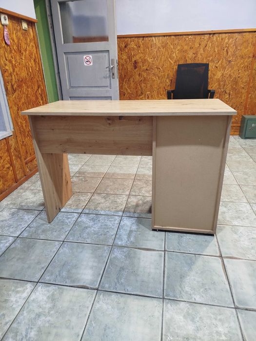 Бюро с две чекмеджета