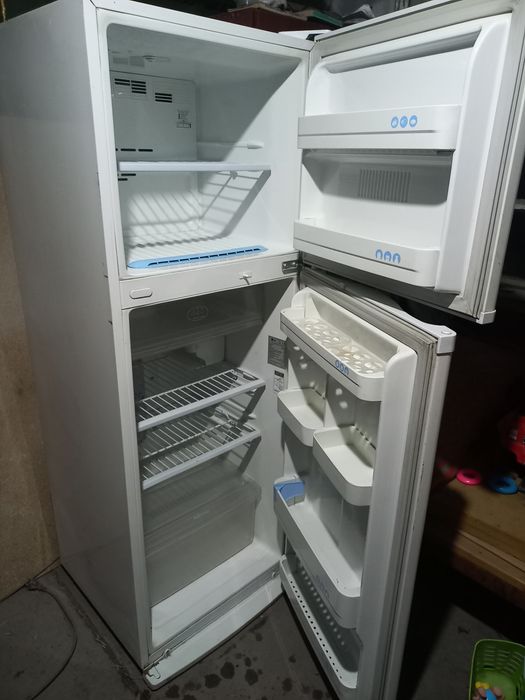 Холодильник продам