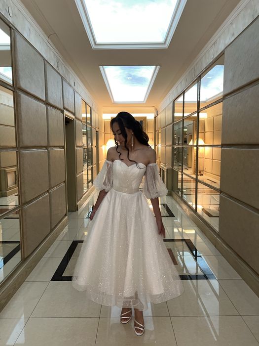 Прокат белого блестящего платье