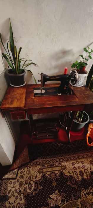 Швейная машинка ..
