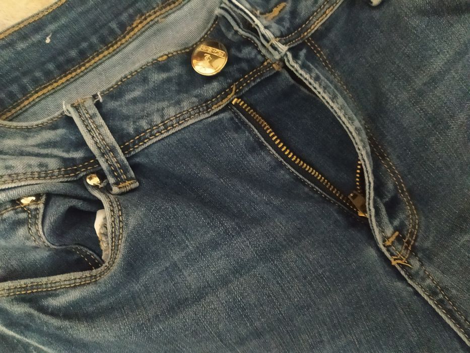 Джинсы клёш в стиле 1990x