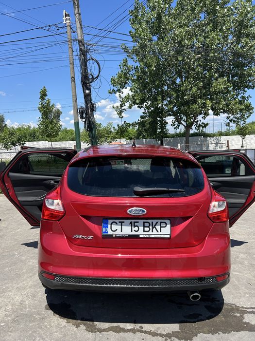 FORD Focus 2011 — imagine 5