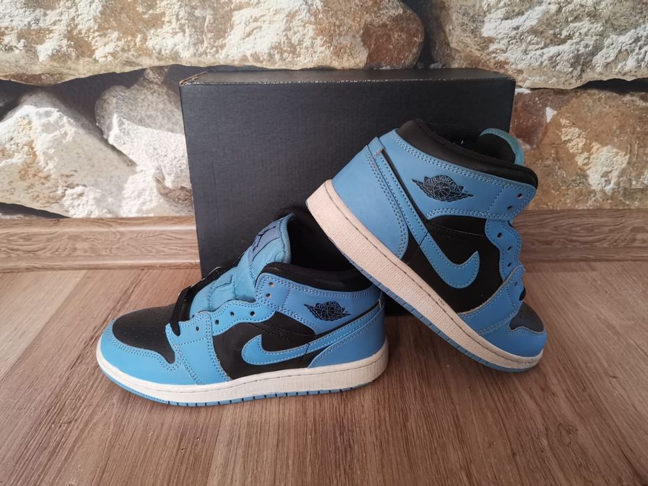 Vând Air Jordan 1 Mid University Blue