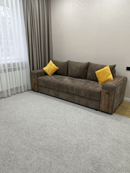 Диван 2,5 метра почти новый