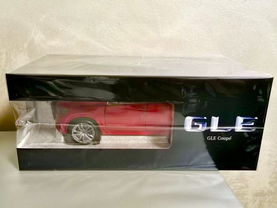 Macheta 1/18 Mercedes Benz iScale Nou!