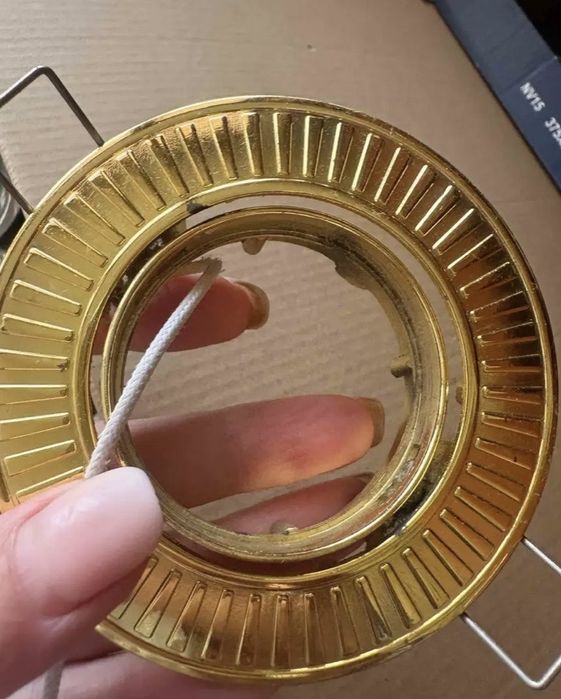 Продам разные потолочные лампочки недорого