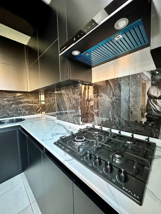 Продается 3//7//9 Ойбек мебелью техникой ЕВРО 75квадрат