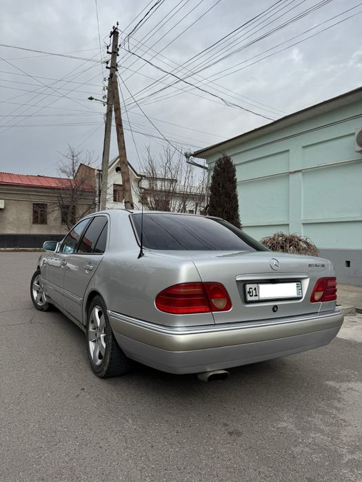 Срочна сотилади Мерседес w210