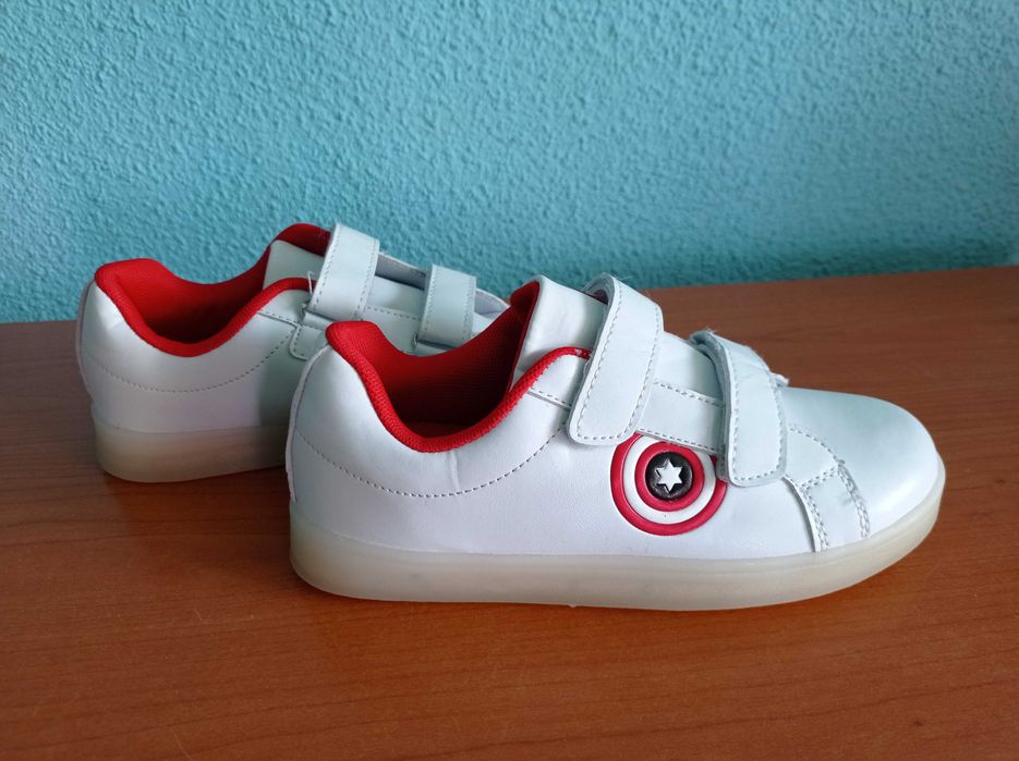 Adidasi cu Leduri pentru copii Star-Shield albi marimea 34