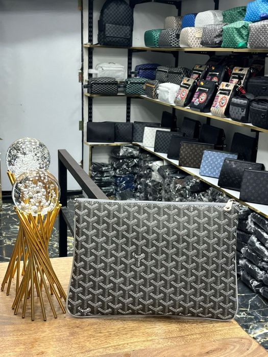 Мъжки чанти различни модели Goyard