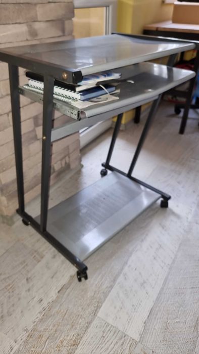 Работна маса, плот, бюро