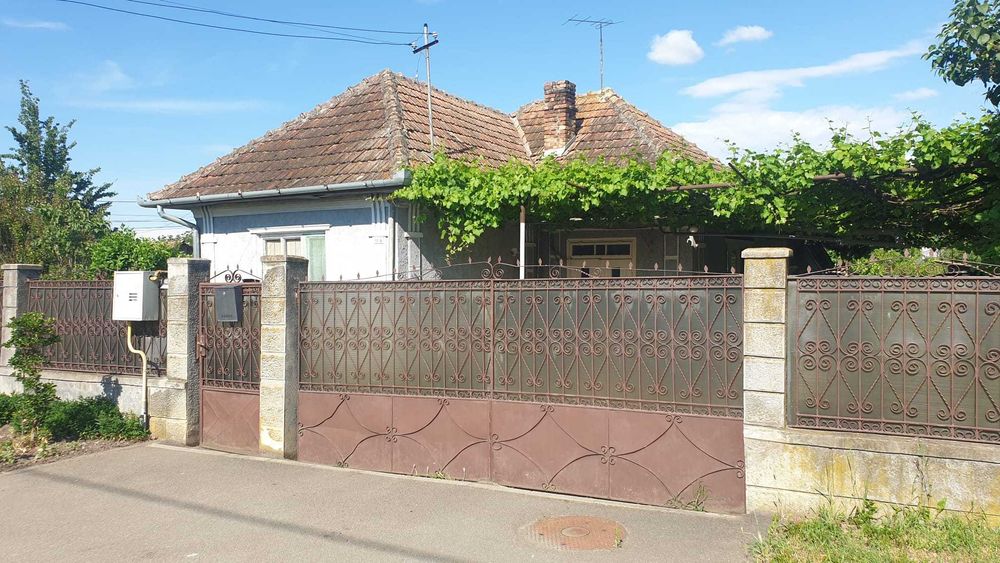 Casa de vanzare in Turda,zona Poiana,92 mp,teren 1033 mp.