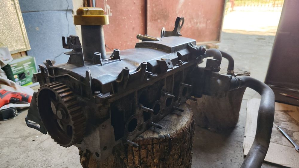 Двигател K7J 710, 1.4 бензин, 75 к.с. блок и глава