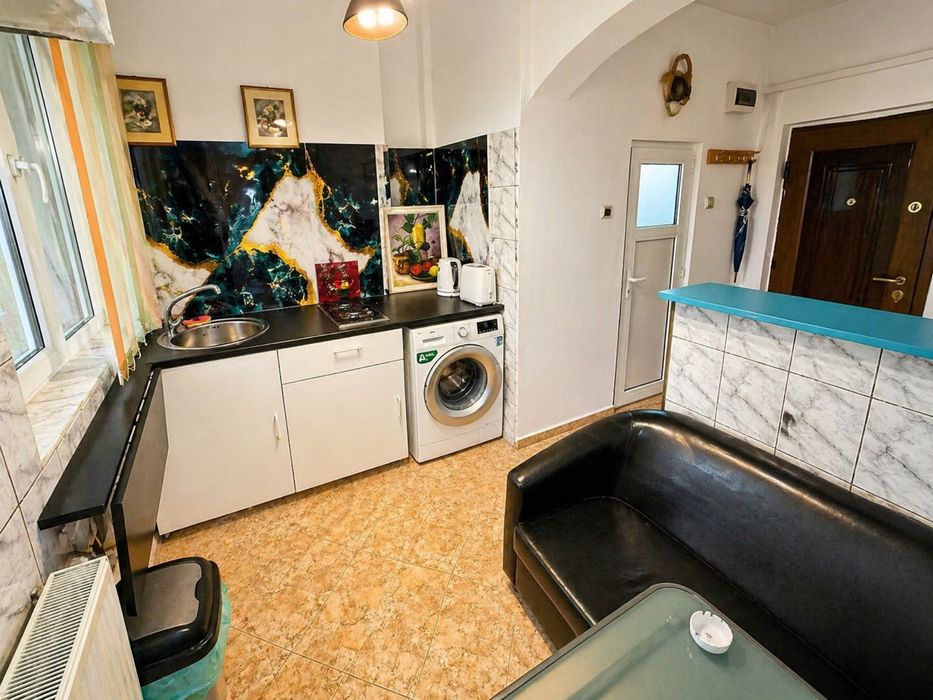 Garsoniera regim hotelier centru Ploiesti vedere superba balcon AC WiFi