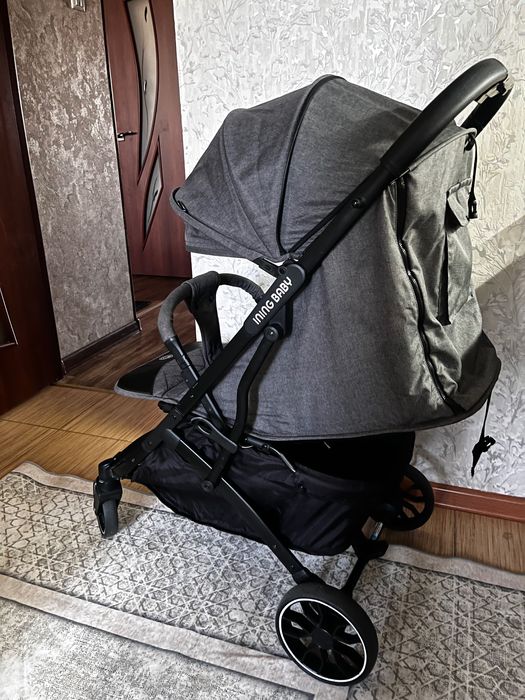 Детская прогулочная коляска