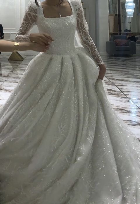 Аренда Свадебное платье блестящее
