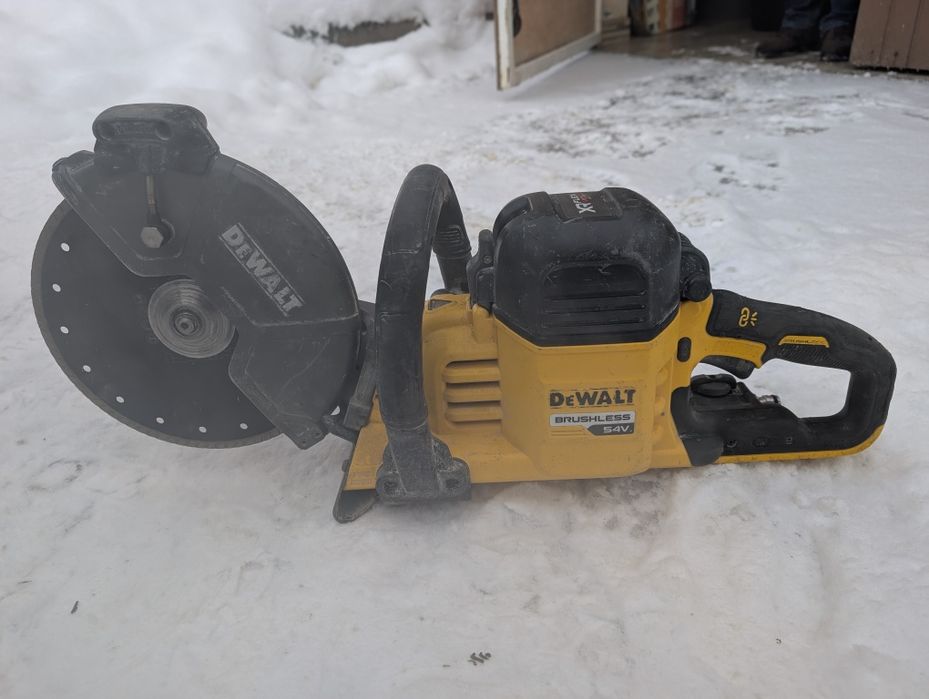 Drujbă beton Dewalt dcs691