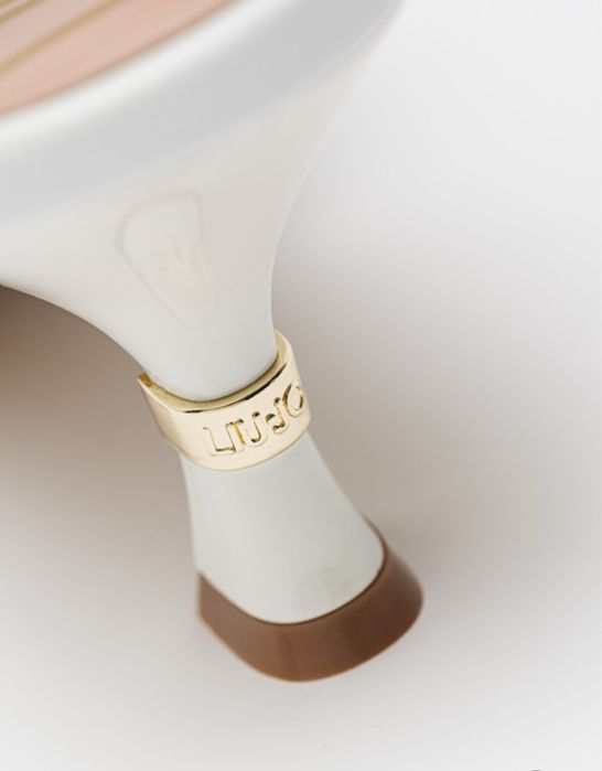 Liu Jo кожени обувки, остър връх, 38