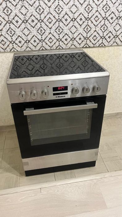 Продам электрическую плиту Hansa