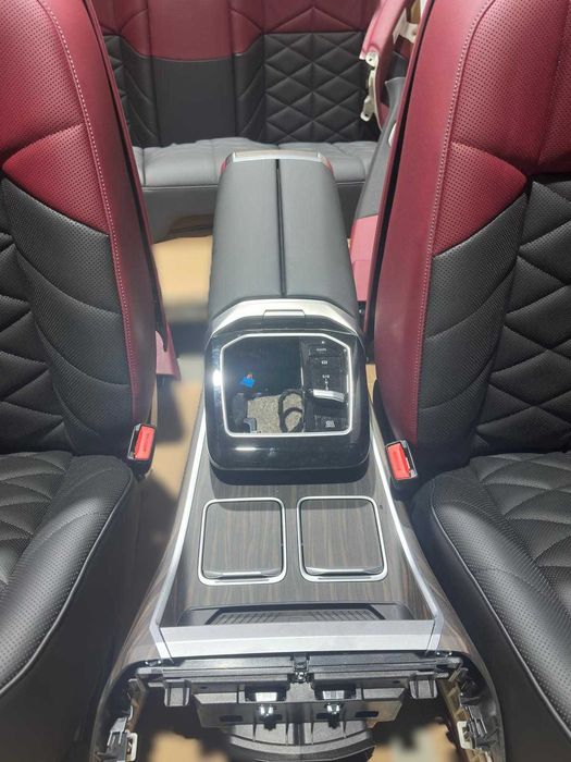 Interior Seria 7 G70