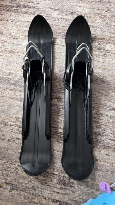 Продам лыжи на коляску