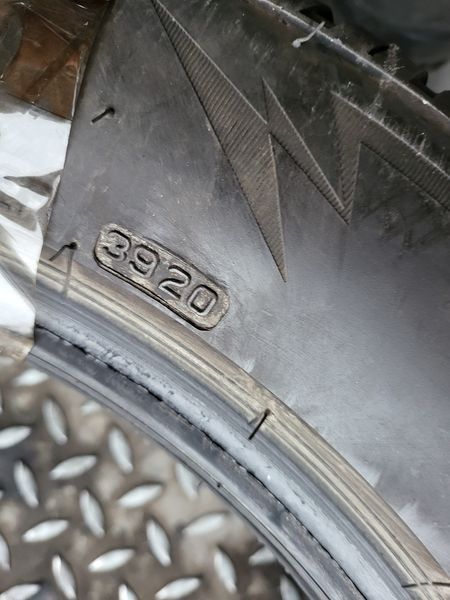 215/60/17 BRIDGESTONE 4бр